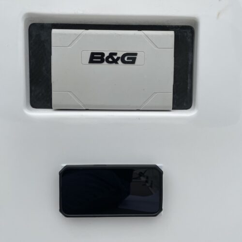 An iPhone in a magnetic case mounted
on a 3′ x 6″ galvanized steel plate